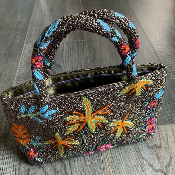 Beaded hand bag - Picture 1 of 5